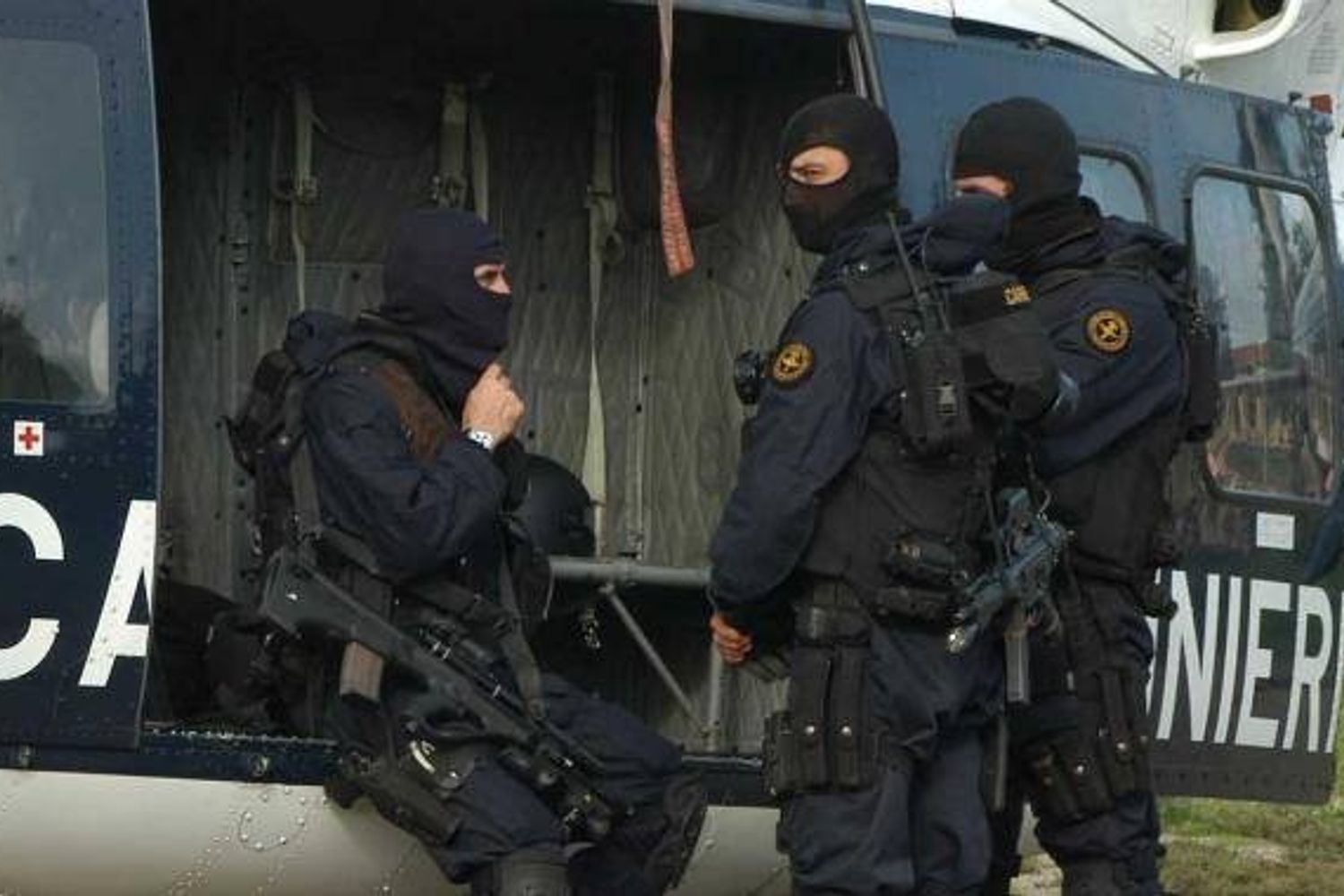 &nbsp;Carabinieri forze speciali Gis e Ros - fb