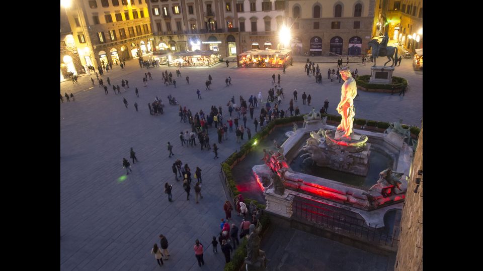 Da Parigi a Roma i monumenti illuminati per Bruxelles