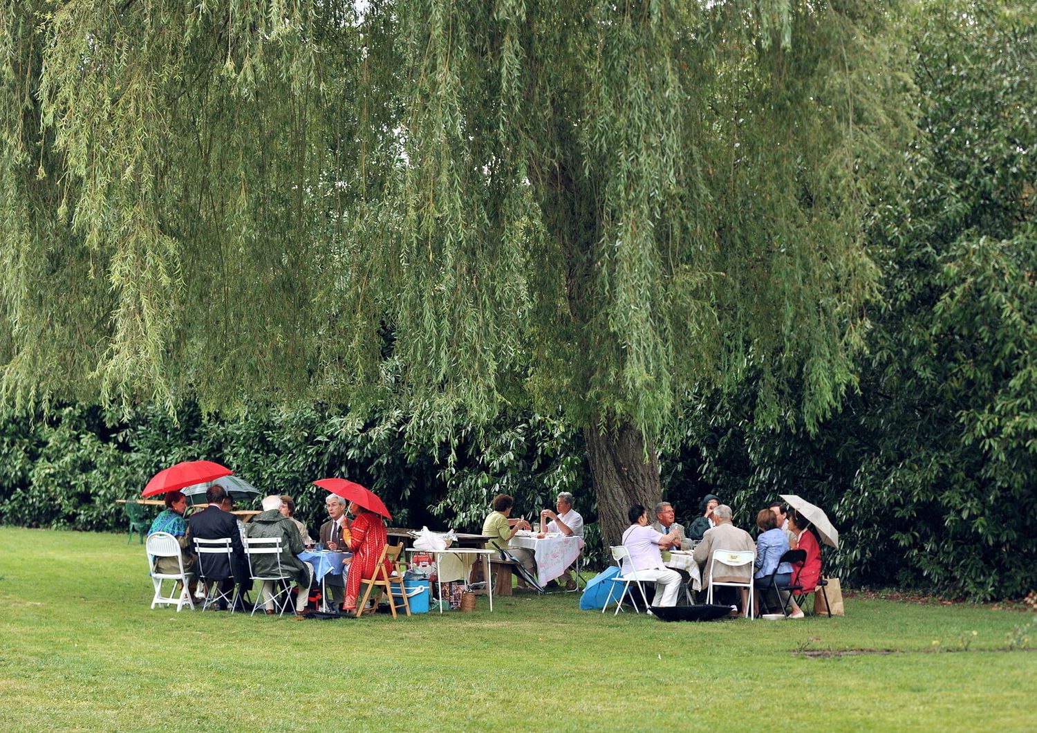 pic nic sotto la pioggia pasquetta gita fuori porta (Afp)&nbsp;