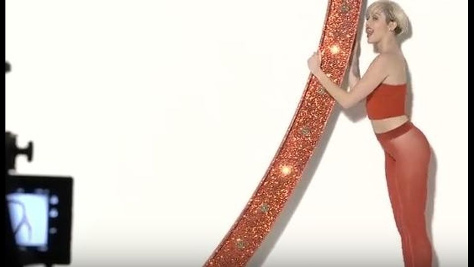 Myles Cyrus per la campagna pubblicitaria della Golden Lady