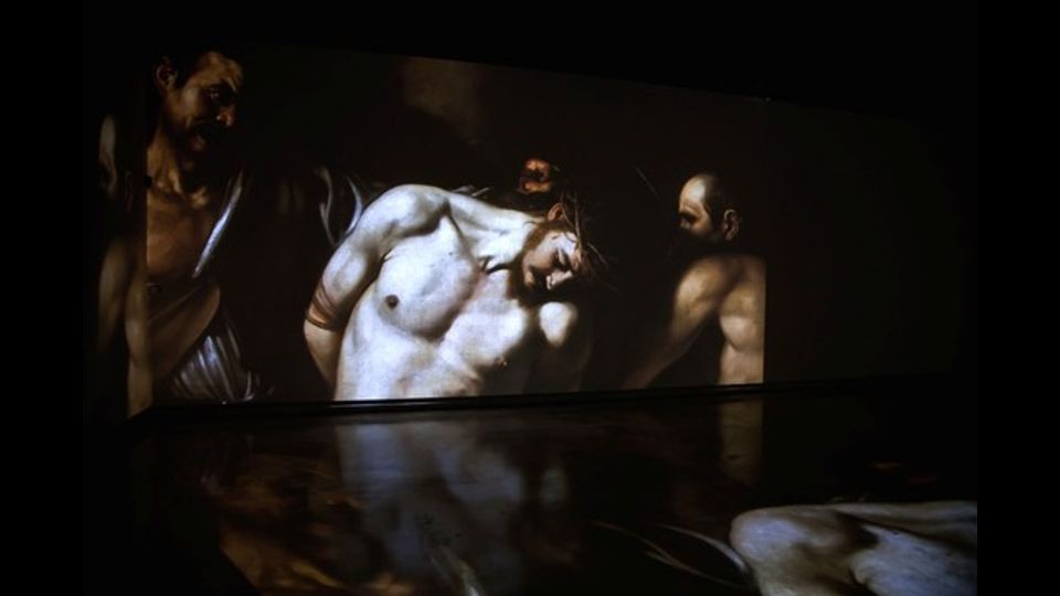 Caravaggio Experience: la video installazione al Palazzo delle Esposizioni di Roma &nbsp;fino al 3 luglio (Elaborazione grafica: The Fake Factory. Immagine Foto Scala Firenze)