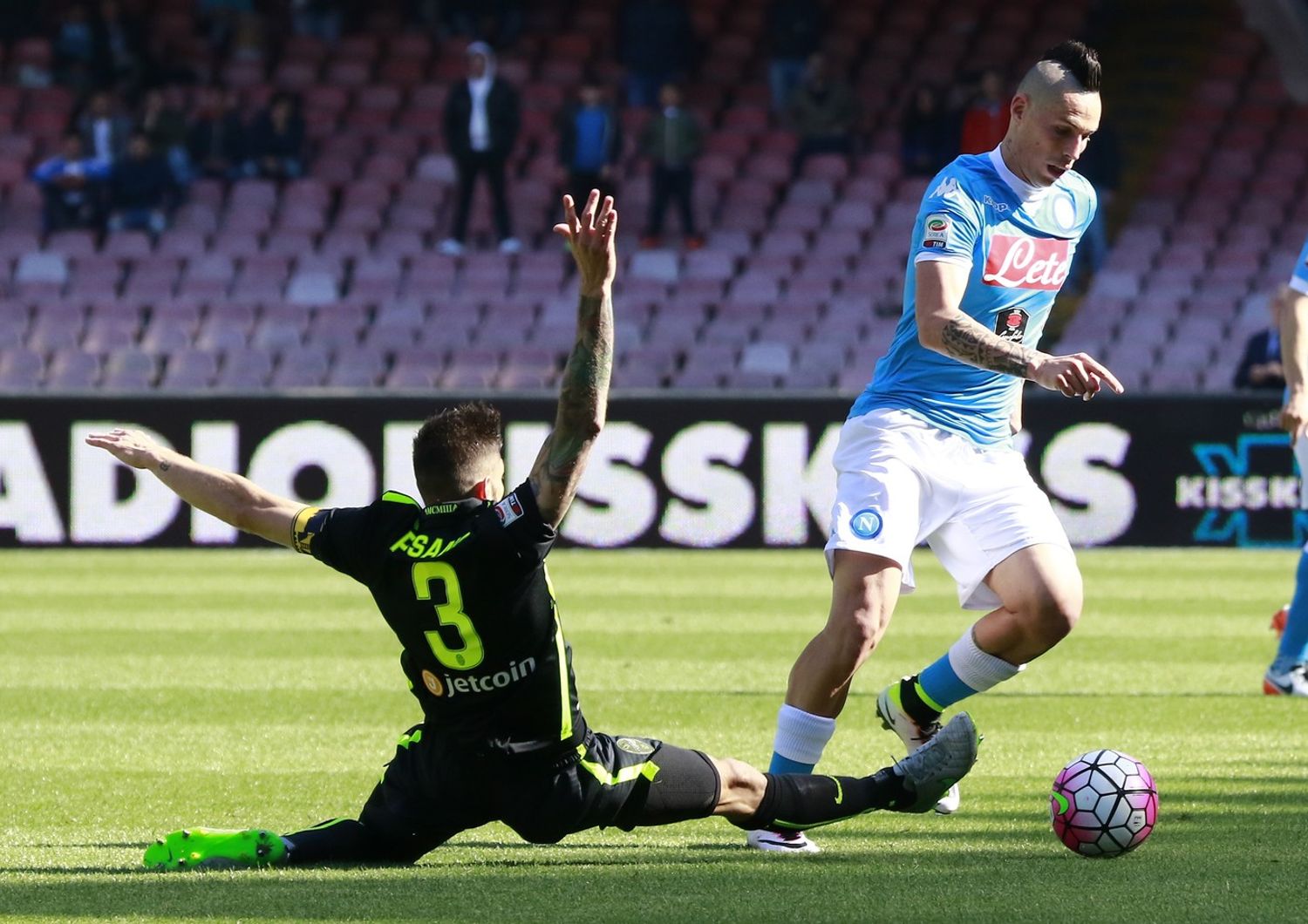 Serie A, tris al Verona e il Napoli torna a -6 da Juve