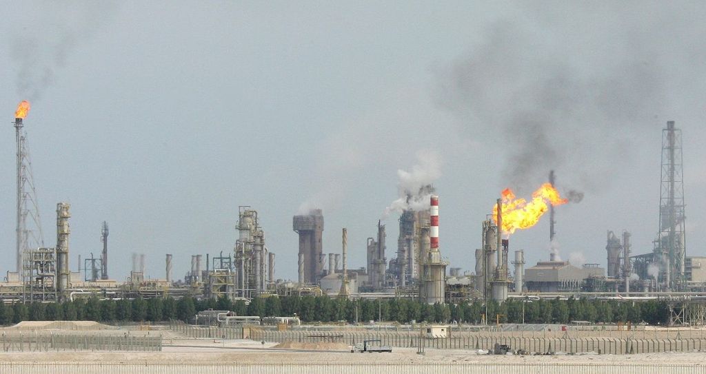 Petrolio raffineria Doha - afp