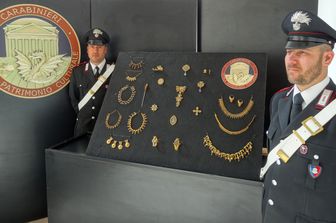 gioielli rubati a Museo di Villa Giulia (carabinieri)&nbsp;