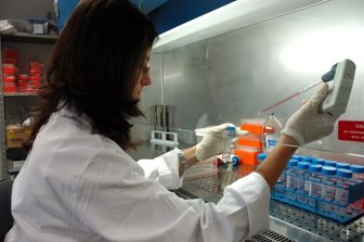 &nbsp;cellule laboratorio ricercatore