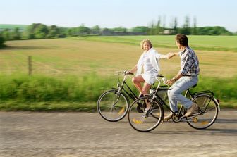 passeggiate biciclette sport verde (agf)