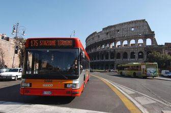 Aggrediti due controllori sul bus a Roma, 30 casi da inizio anno