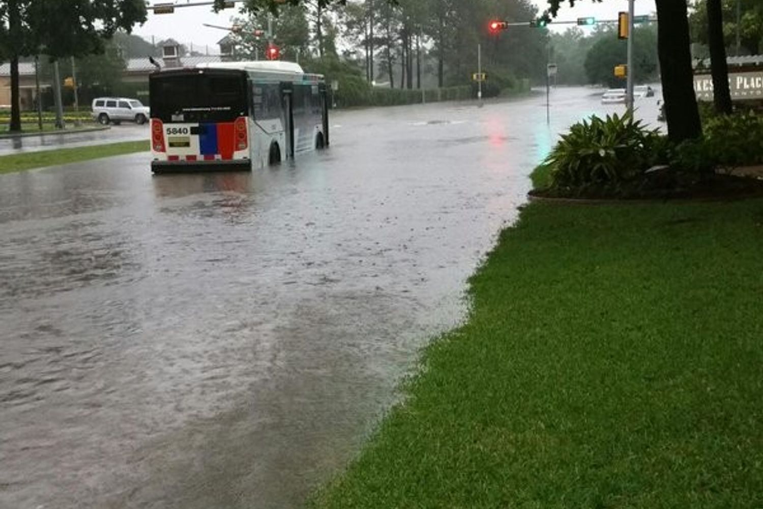 &nbsp;Texas allagamenti e pioggia a Houston - twitter