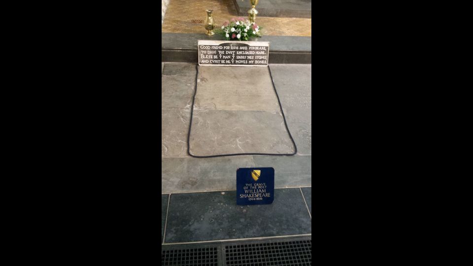 La tomba di Shakespeare nella chiesa della SS Trinita' di Stratford