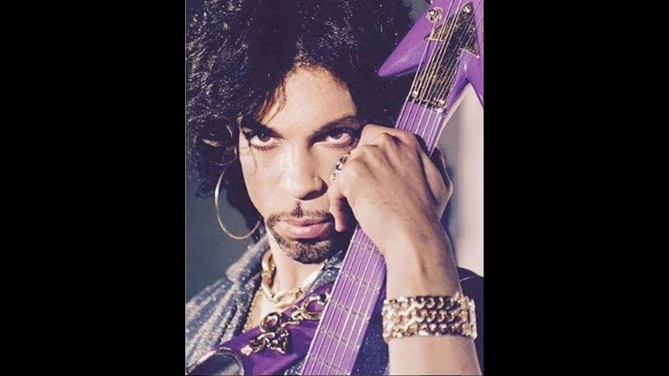 &nbsp; Addio alla popstar Prince, il genio di Minneapolis&nbsp;(foto Instagram e Facebook)