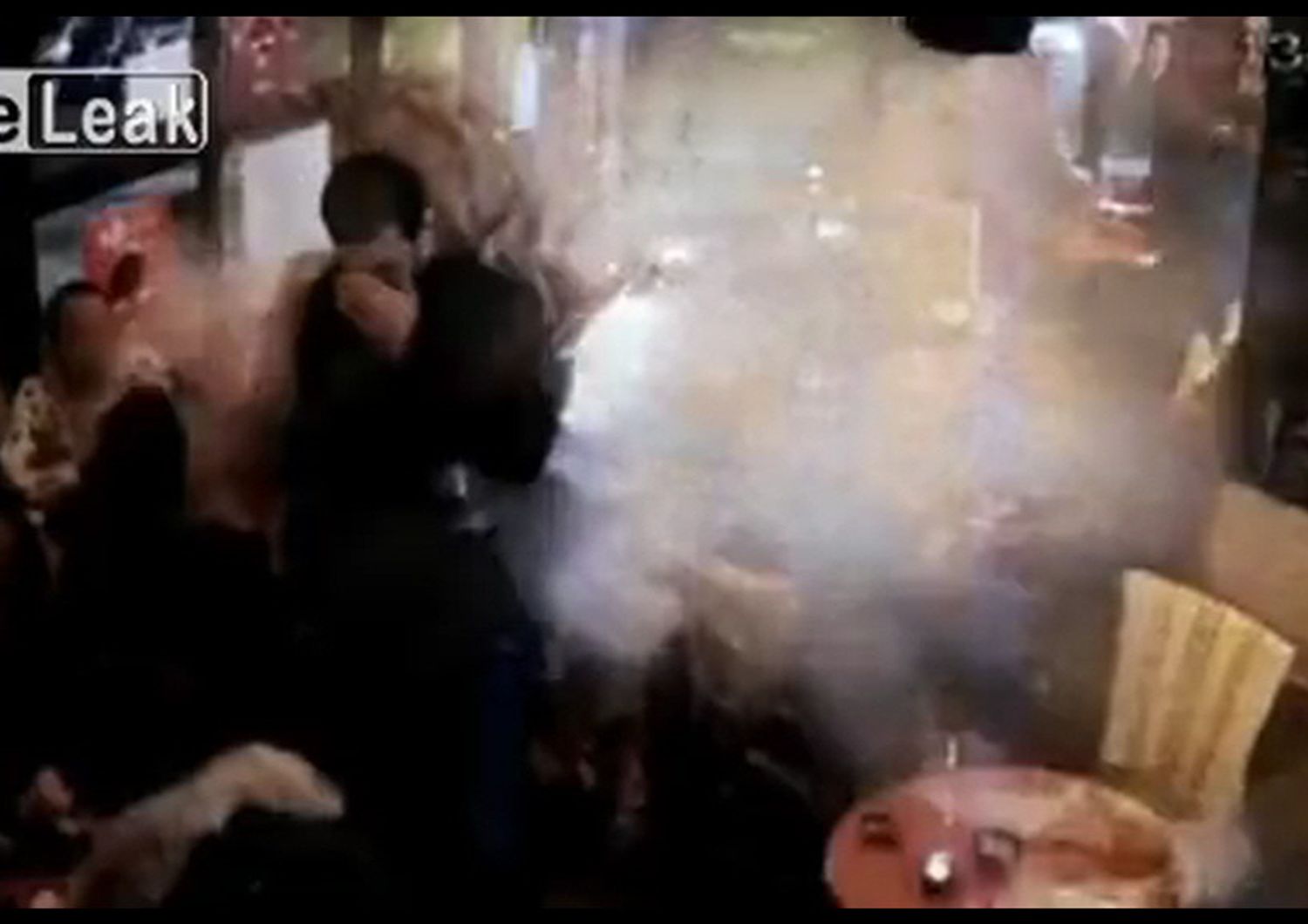 Strage Parigi video fratello Salah mentre si fa esplodere