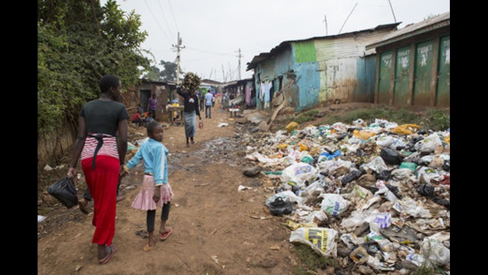 Povert&agrave; minorile Kenya 2016&nbsp;