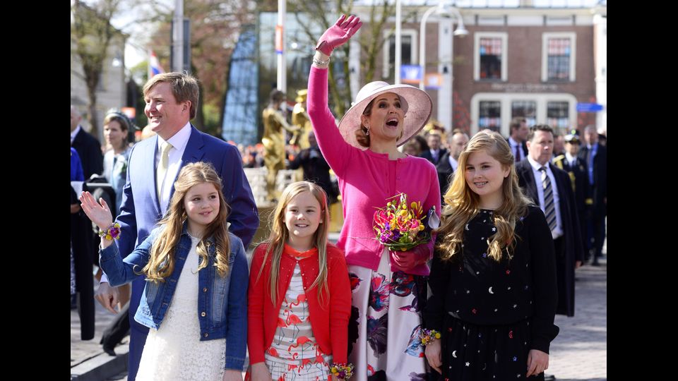 Maxima d'Olanda e le figlie, festa grande per il Re Willem-Alexander (Afp)