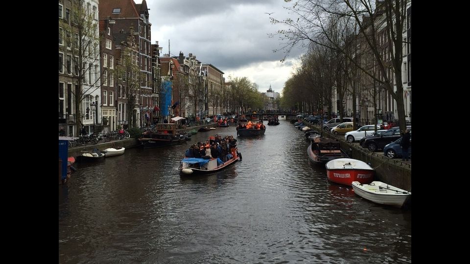 &nbsp;Musica e tanto divertimento sui canali di Amsterdam per il King's Day