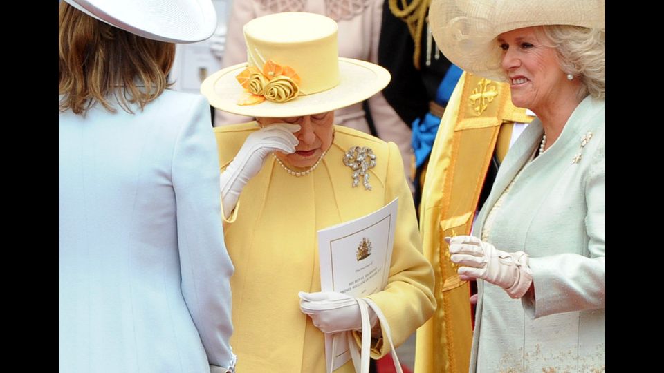 &nbsp;Lacrime di commozione per la Regina Elisabetta al termine della cerimonia nuziale (29 aprile 2011)