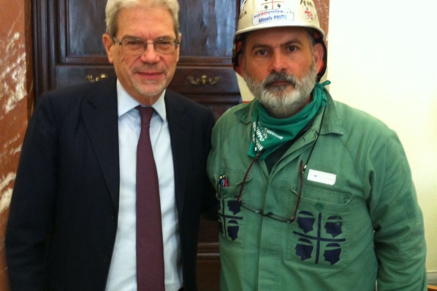 &nbsp;Euralluminia &nbsp;delegato sindacale Antonello Pirotto e sottosegretario Claudio De vincenti- secci