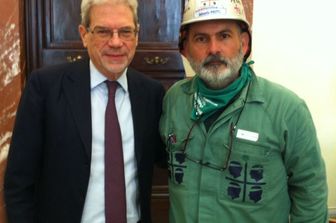 &nbsp;Euralluminia &nbsp;delegato sindacale Antonello Pirotto e sottosegretario Claudio De vincenti- secci