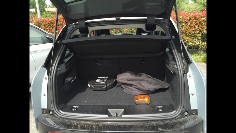 Bmw i3, portabagagli spazioso con kit di ricarica&nbsp;