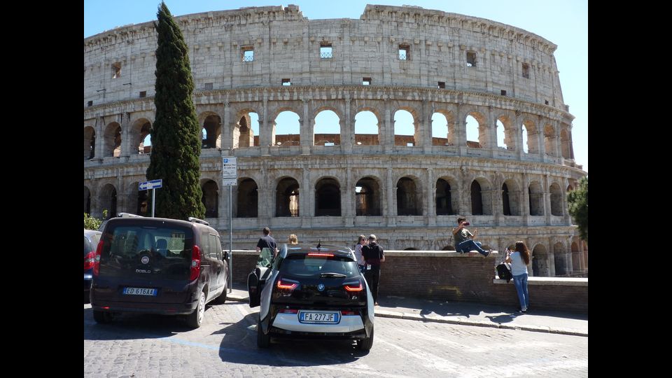 Bmw i3, non per tutte le tasche. Parte da 35mila euro&nbsp;