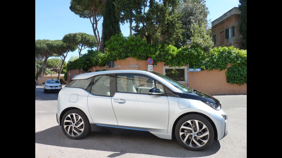Esterni Bmw i3, porte chiuse&nbsp;