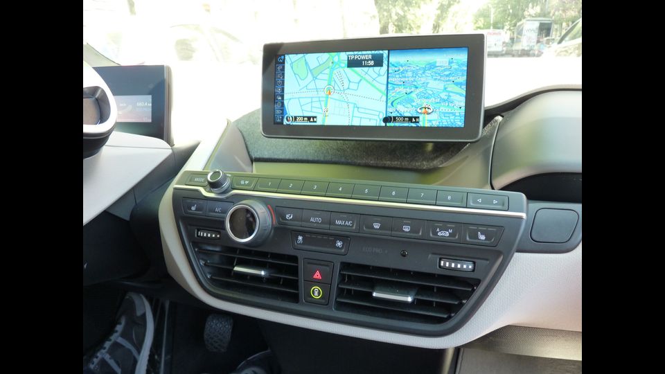 Bmw i3,  navigatore con schermo da 10'' e mappe 3D&nbsp;