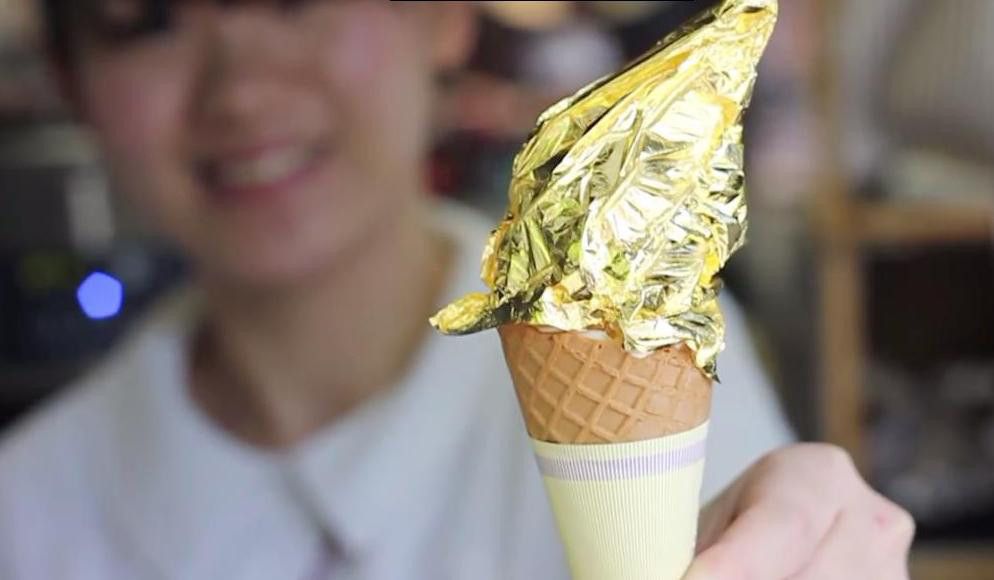 gelato con foglia oro (da Ruptly.tv)&nbsp;