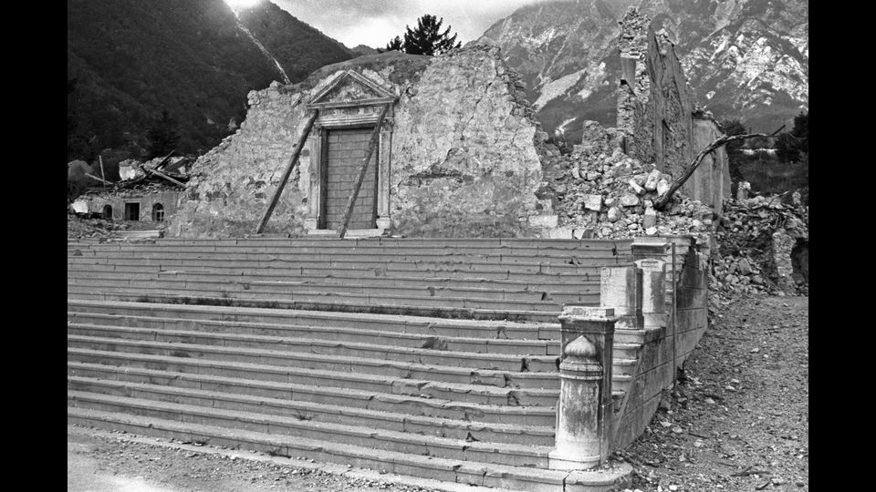 Friuli Venezia Giulia. Gemona, una chiesa completamente distrutta (Agf)&nbsp;