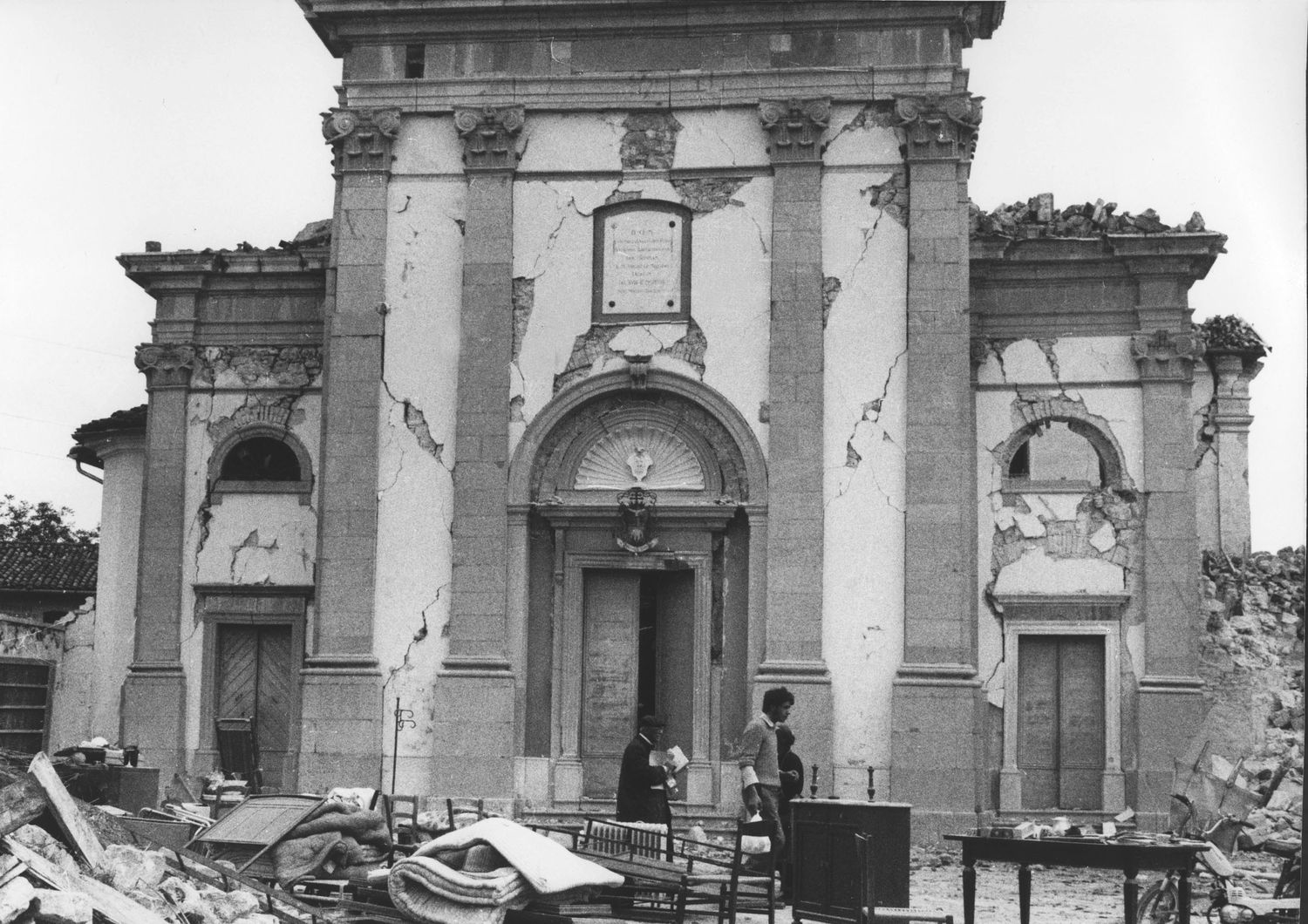 7 maggio 1976, villaggio di Buia. Chiesa distrutta (afp)&nbsp;