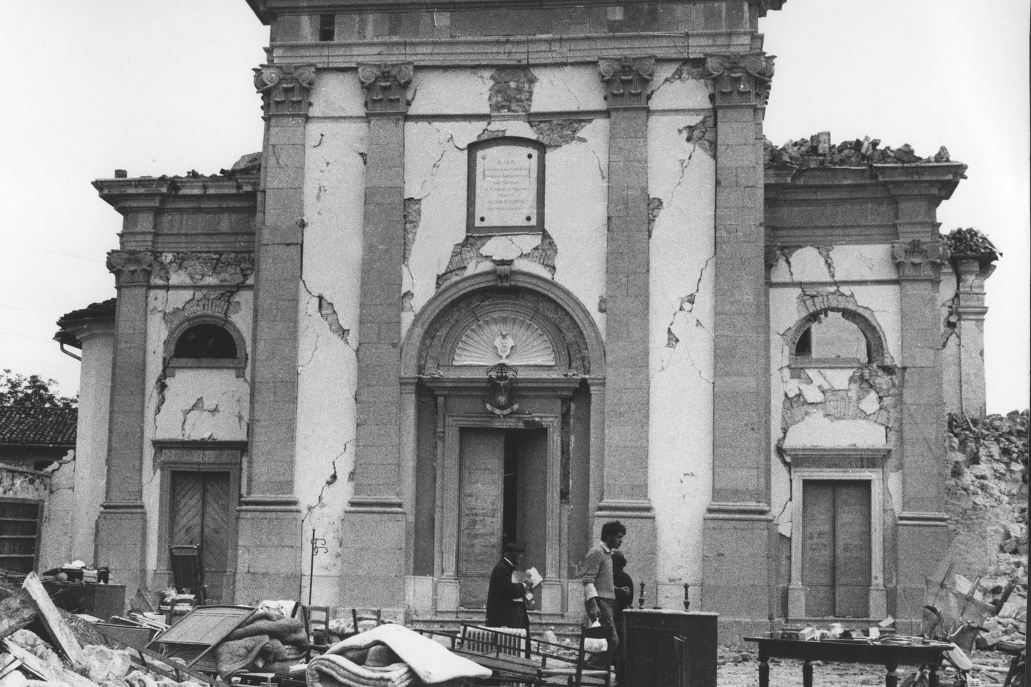 7 maggio 1976, villaggio di Buia. Chiesa distrutta (afp)&nbsp;