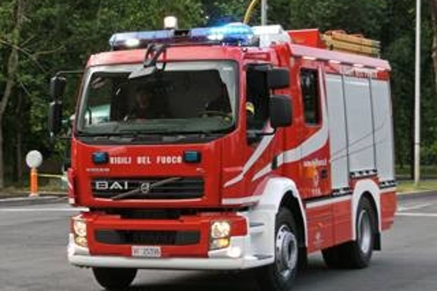 &nbsp; vigili del fuoco automezzo
