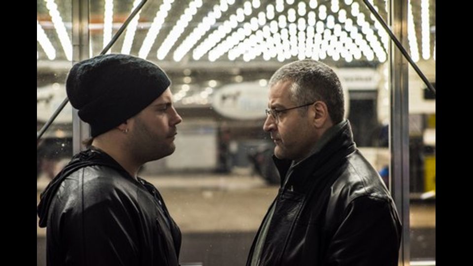 &nbsp;Pietro (Fortunato Cerlino) e&nbsp;Genny (SalvatoreEsposito) -&nbsp;foto Wolfgang Ennenbach