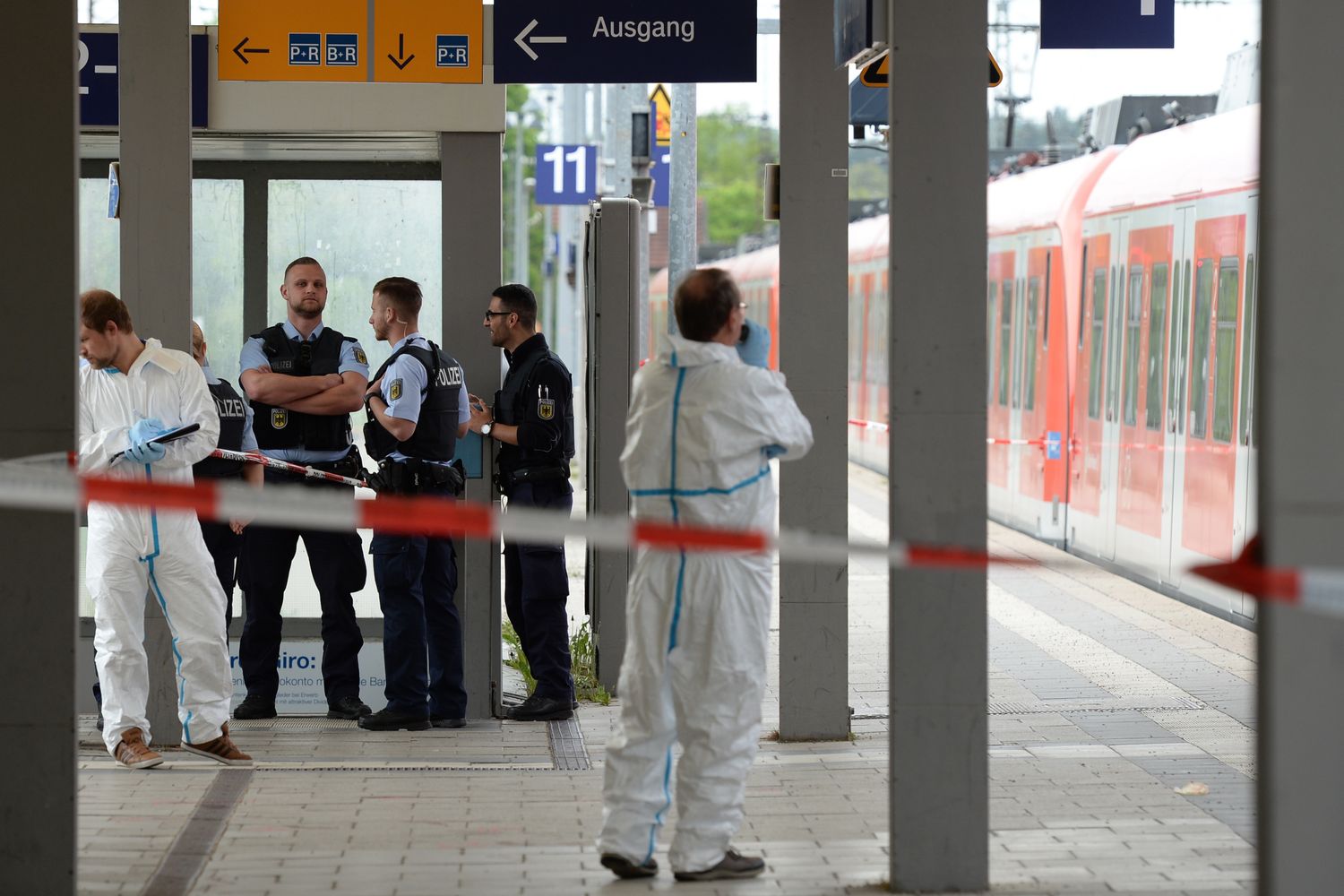&nbsp;Polizia germania stazione Monaco accoltellati passanti