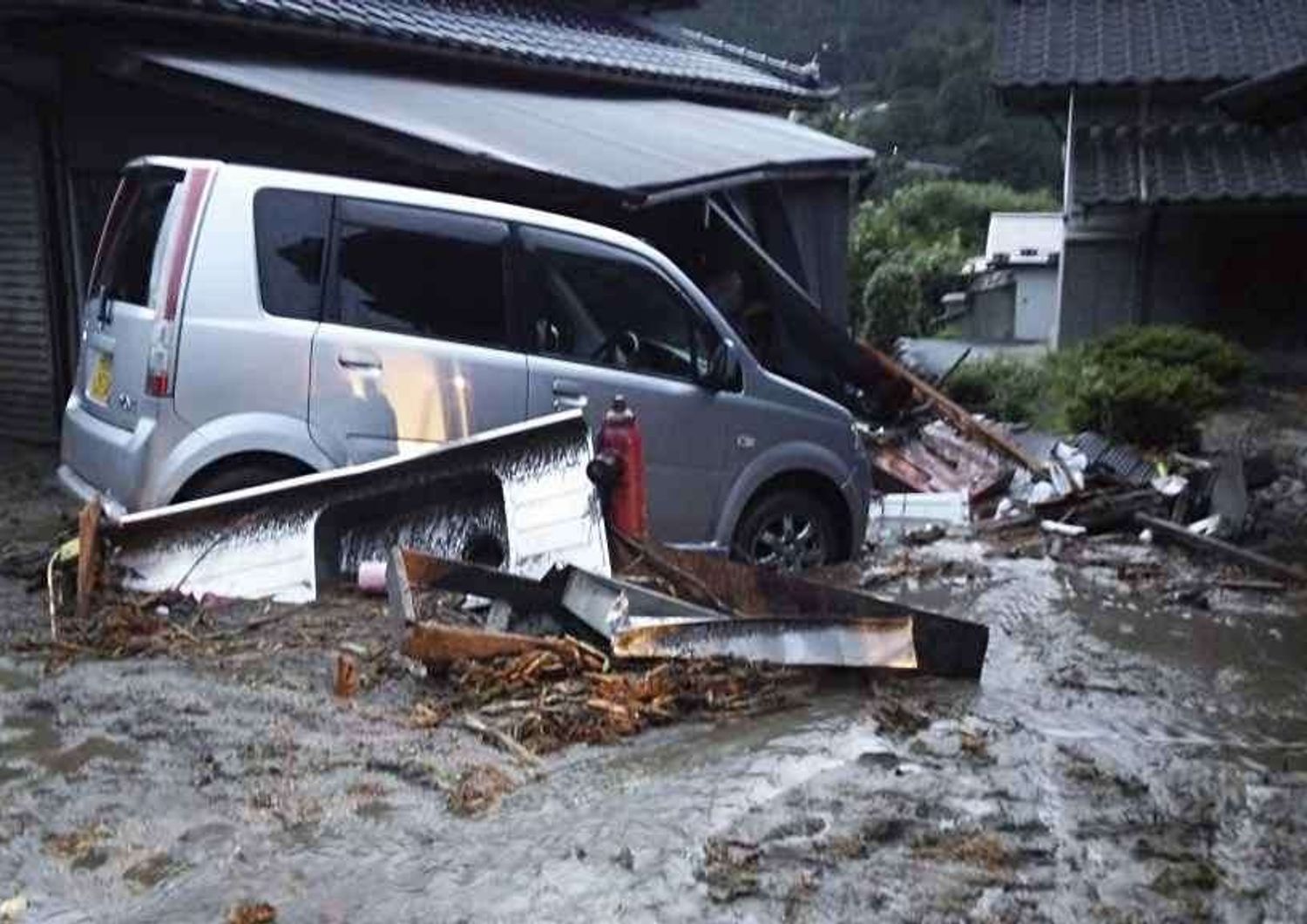 Giappone: la furia del tifone Neoguri - Il video del disastro