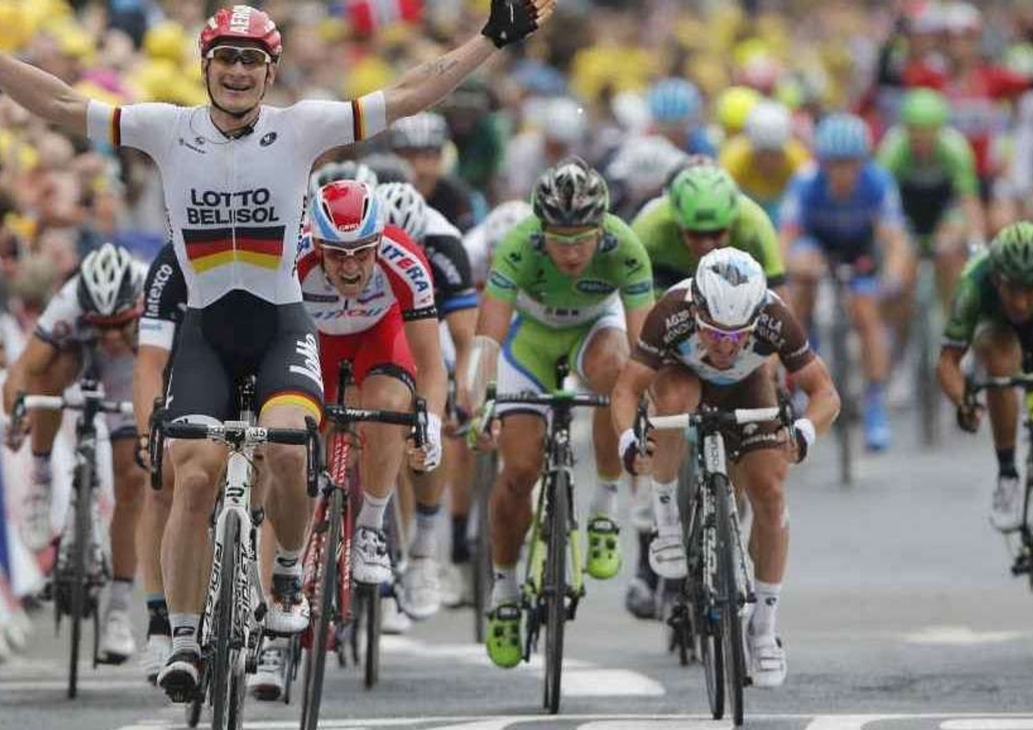 Tour 2014: sprint vincente del tedesco Greipel a Reims