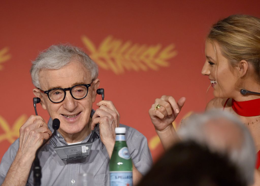 Woody Allen a Cannes. Ora il regista &egrave; nel mirino del movimento #MeToo e Amazon ha bloccato l'uscita del suo ultimo film