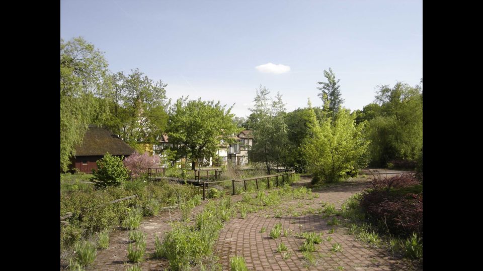 Spreepark (gia' Kulturpark Planterwald 1969-1989), Berlino (chiuso nel 2002)Parco orgoglio della Germania Est, con la Caduta del Muro sono state aggiunte nuove attrazioni, ma non e' bastato. I debiti l'hanno fatto chiudere