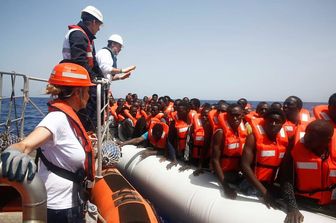 &nbsp;Migranti canale di Sicilia Sos Mediterranee - fb