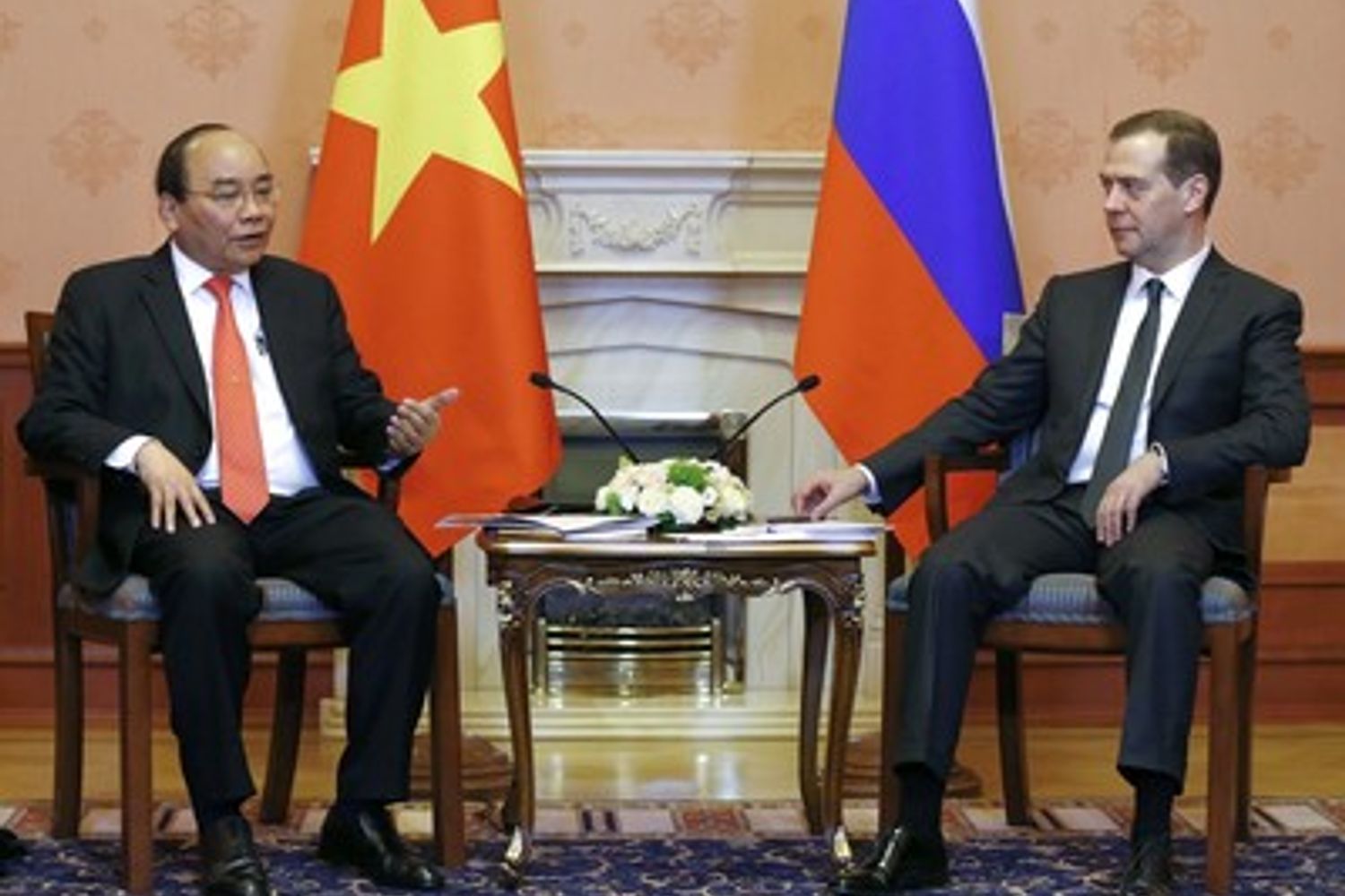 &nbsp;premier Russia Medvedev e Vietnam Nguyen Xuan Phuc (Afp)