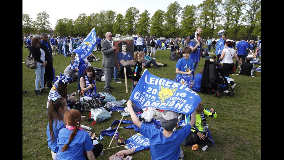 Leicester, la festa continua. In scena la parata trionfale (Afp)