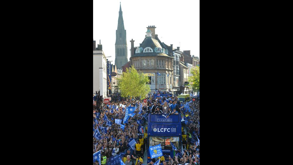 Leicester, la festa continua. In scena la parata trionfale (Afp)