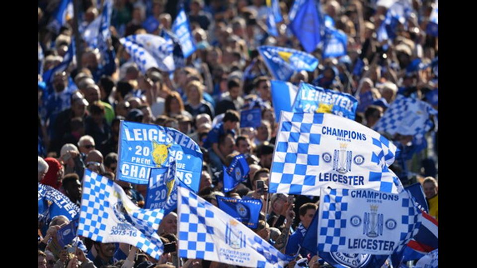 Leicester, la festa continua. In scena la parata trionfale (Afp)