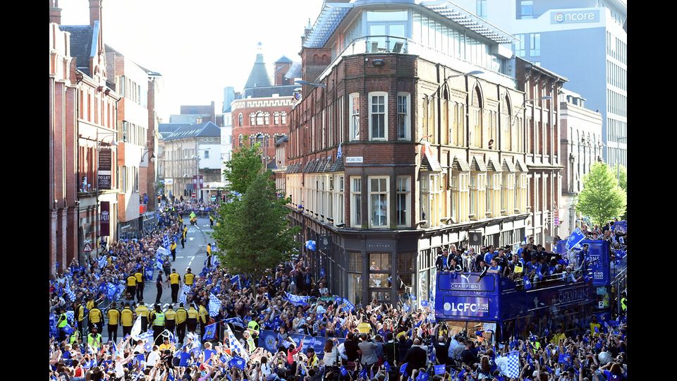 Leicester, la festa continua. In scena la parata trionfale (Afp)