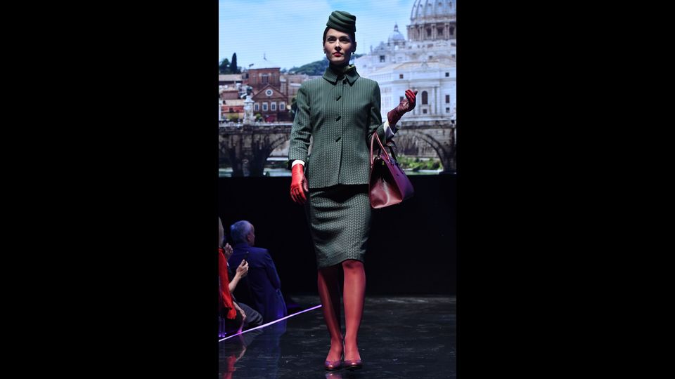 Le nuove uniformi delle hostess dell'Alitalia disegnate da Ettore Bilotta (Afp) &nbsp;