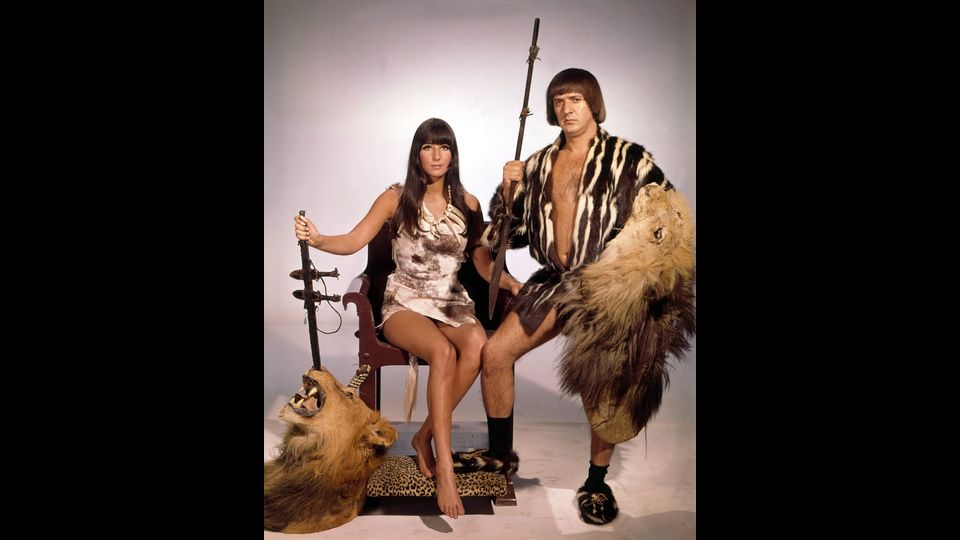 La cantante e attrice Cher e Bono in una scena del film &quot;Good Times&quot;