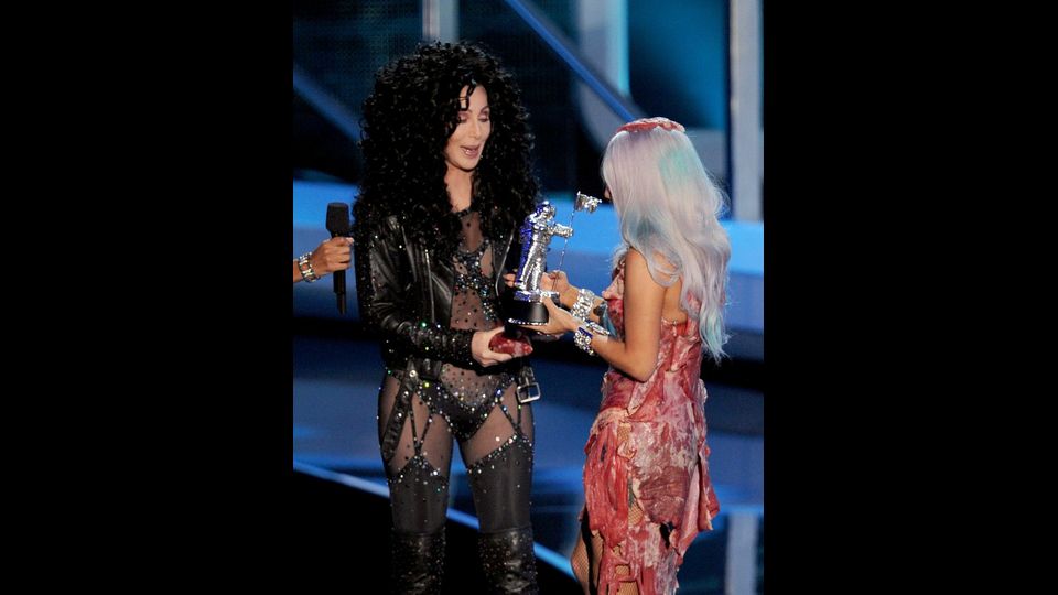 Cher e &nbsp;Lady Gaga durante gli MTV Video Music Awards al Nokia Theatre,&nbsp;settembre 2010 a Settembre 2012, Los Angeles (California)&nbsp;