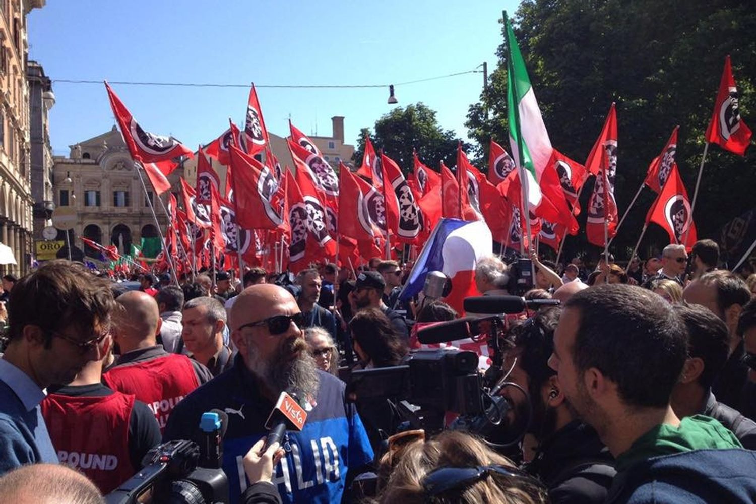 &nbsp; Casapound corteo a Roma - fb