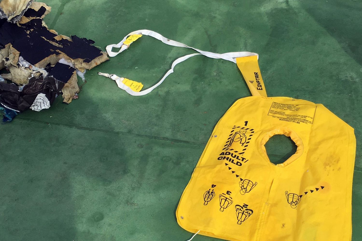 rottami aereo Egyptair (Afp)&nbsp;