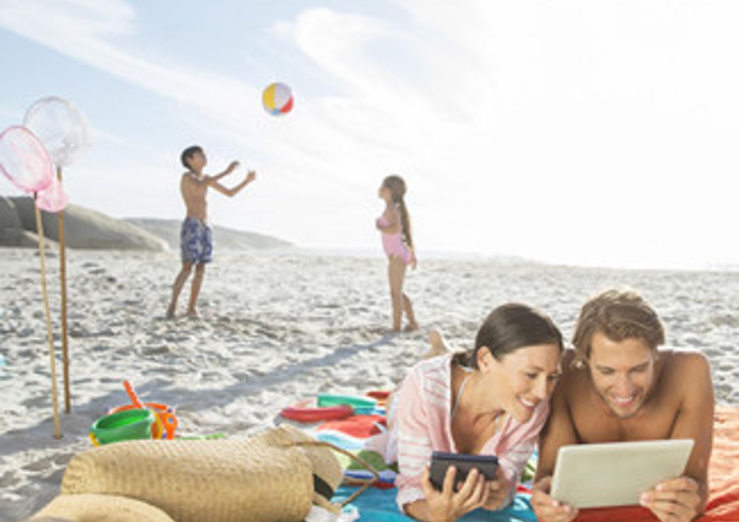 &nbsp;e-book, tecnologia, spiaggia, vacanze