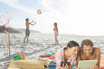 &nbsp;e-book, tecnologia, spiaggia, vacanze