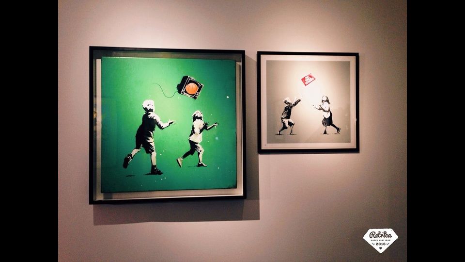 Le opere di Banksy, il misterioso artista urbano protagonista della street art internazionale, per la prima volta sono a Roma a palazzo Cipolla. Oltre 150 dipinti originali provenienti da collezioni private, stampe, sculture ed oggetti rari. Numeri che fanno di &lsquo;Guerra, capitalismo &amp; libert&agrave;&rsquo;, una delle mostre pi&ugrave; importanti in questo momento in Europa ed una delle pi&ugrave; vaste dedicate all&rsquo;enigmatico artista.&nbsp;